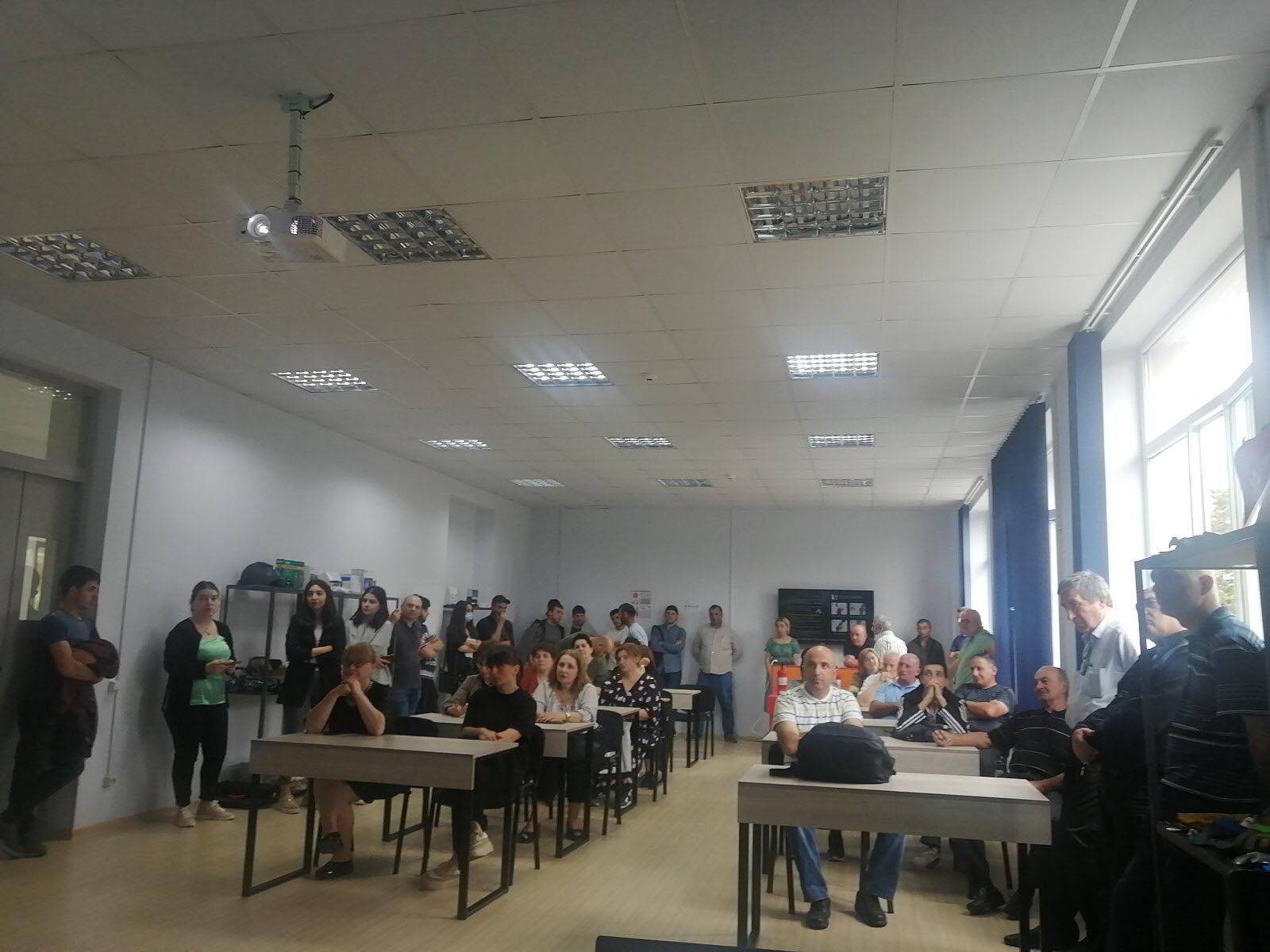 ა(ა)იპ სარკინიგზო ტრანსპორტის კოლეჯის თანამშრომლებს ჩაუტარდათ სახანძრო უსაფრთხოების ტრენინგი